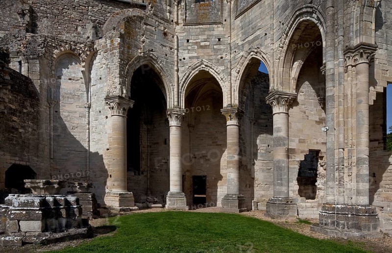 Fontaine-Chaalis, Royal Abbey of Chaalis, North Conch basement from the south, St., Saint, Saint