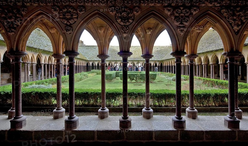 View from the eastern cloister wing into the cloister courtyard, built 1225-28, St., Sankt, Saint