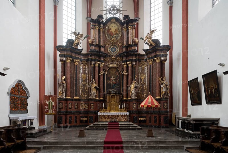 Choir with high altar, reliquary and tomb of Lothar I. Church of St., Church of St., St., St., Saint