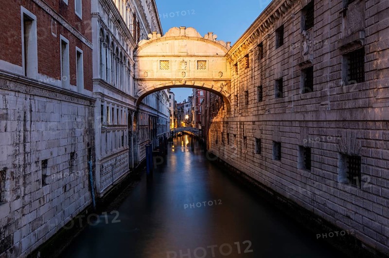 Bridge of Sighs or Ponte dei Sospiri at the Doge's Palace over the Rio di Palazzo, morning light at the blue hour, Venice, Veneto, Italy, Europe