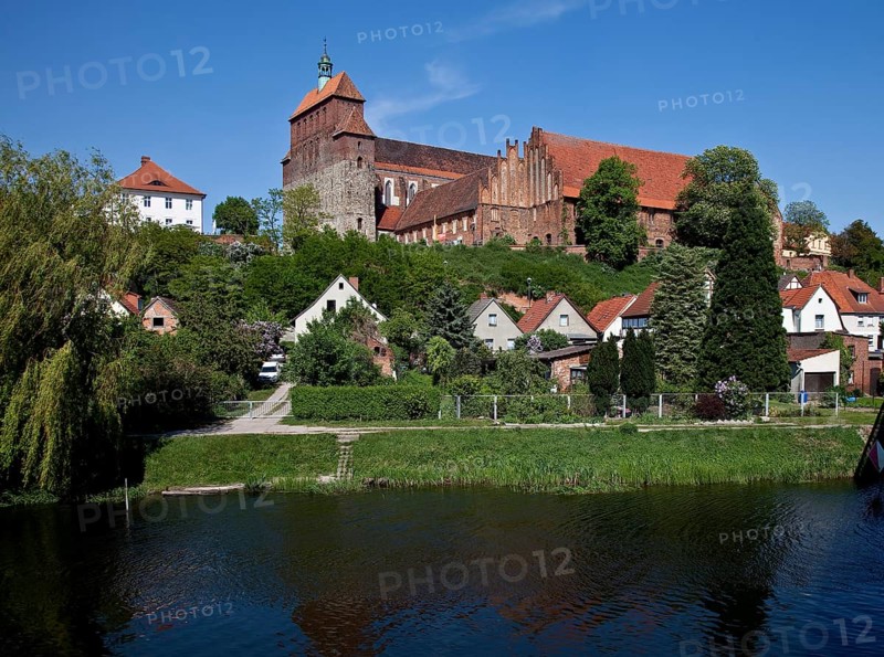 View from south-west over the moat, St., Sankt, Saint