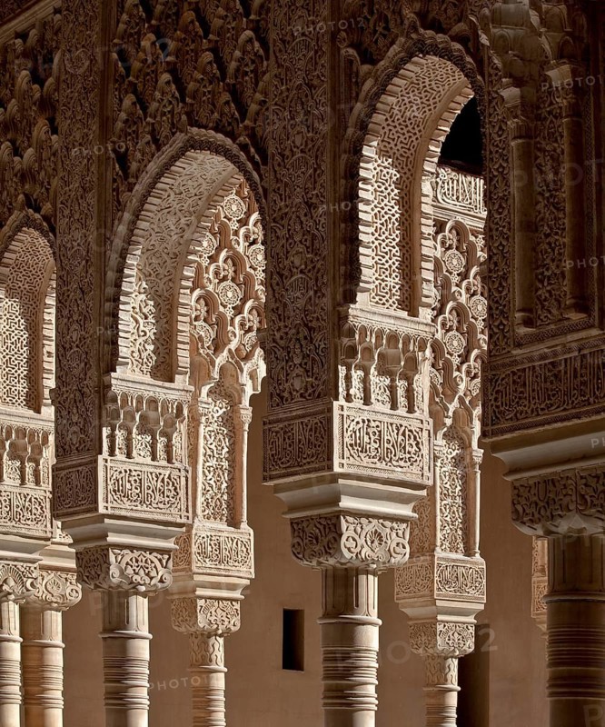 Nasrid Palace, Court of Lions, capitals and stuccoed pillars and arcades