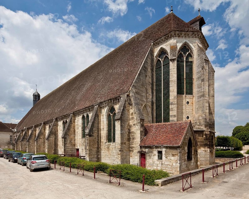 Tonnerre, former hospital Hotel-Dieu Gegr 1293 since mid-17th century Parish church today museum Length 91 m, St., Sankt, Saint