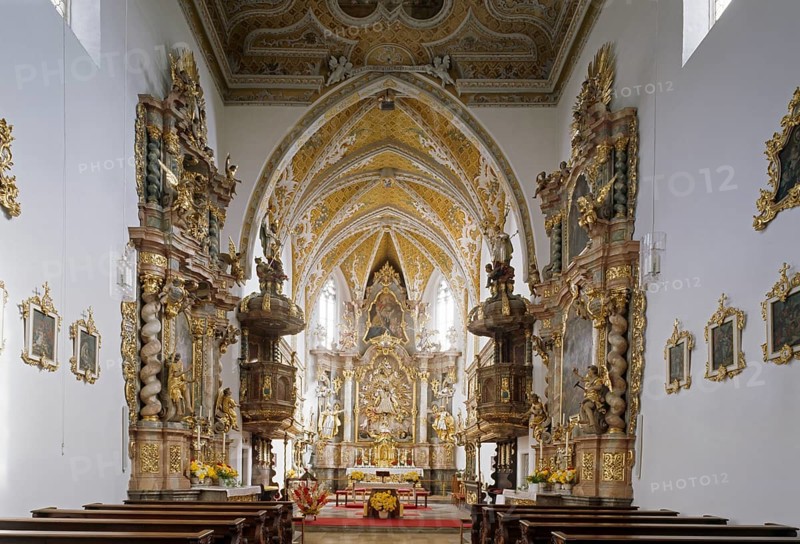 Interior facing east, St., Sankt, Saint