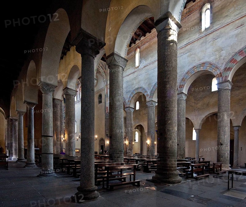 Italy Como Church of San Abbondio Nave n south-east 12th century in the nave brick round pillars with cube capitals in the side aisles monolithic columns flat ceilings, St., Saint, Saint