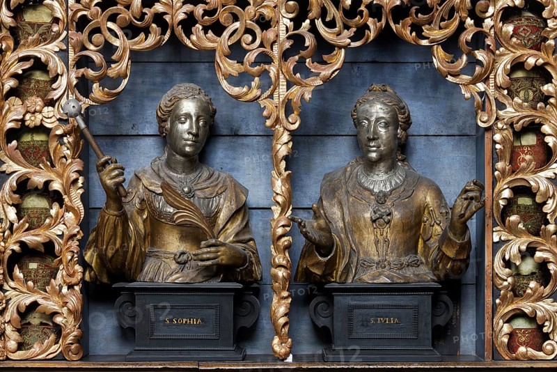 Golden chamber with reliquaries after restoration with historic colour scheme (blue), north wall, St., Sankt, Saint