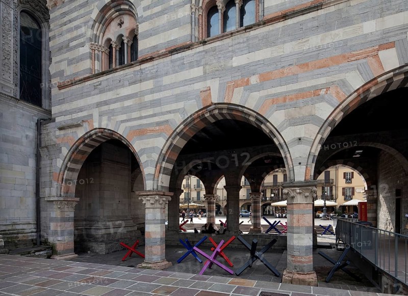Italy Como Town Hall BROLETTO Begun 1215 two-aisled open hall with octagonal pillars above Council chamber on the left north side of the cathedral