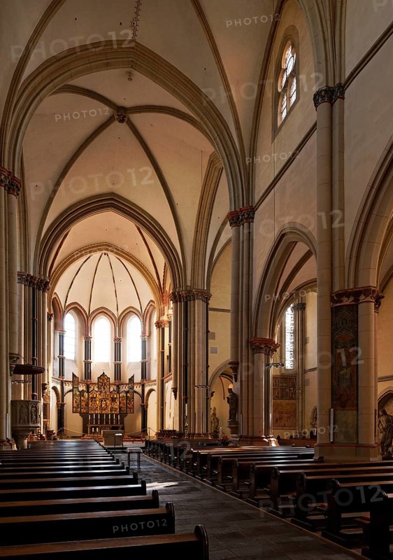 Interior facing east, St., Sankt, Saint