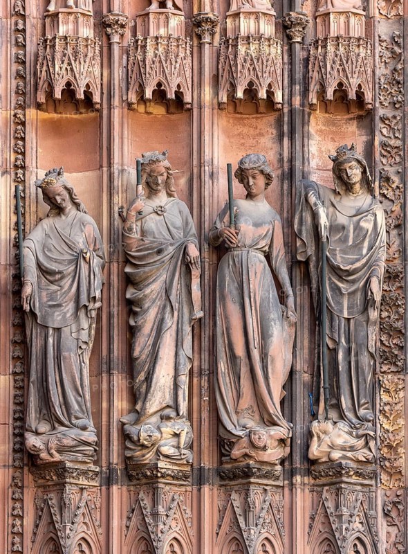 Strasbourg Cathedral, Cathédrale Notre-Dame de Strasbourg, northern west portal, wall figures: Virtues conquer vices (original figures)