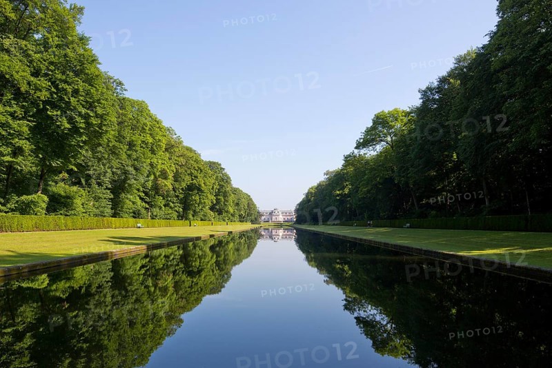 Castle park, view over the mirror pond to the castle