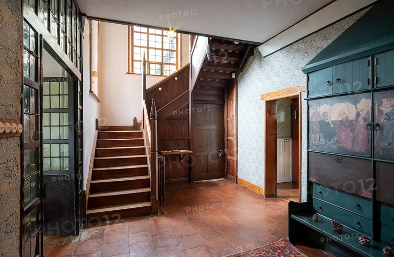 Bexleyheath near London, Red House, residence of William Morris. Built in 1859 by Philipp Webb, interior design by William Morris in the style of the Arts and Crafts Movement, hallway and staircase
