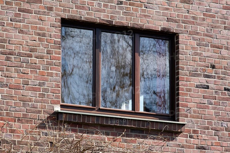 Former Steinert House, built in 1929 by Hans Poelzig, windows on west side with original colour scheme