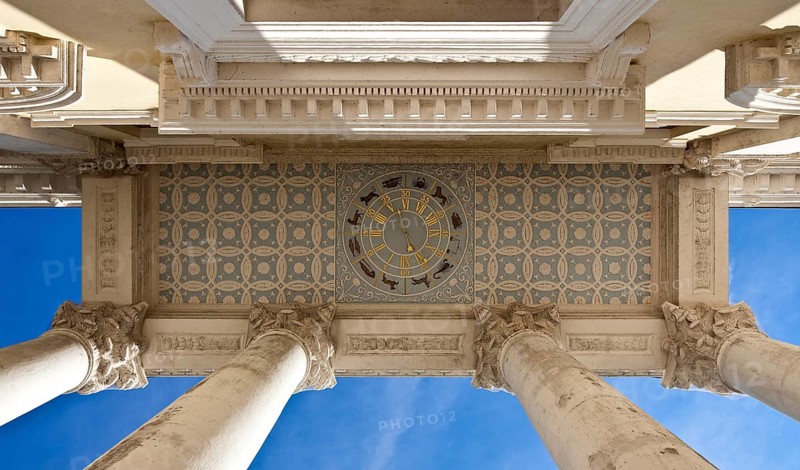 Wörlitz, castle, built 1769-1773, founding building of German Classicism, architect Friedrich Wilhelm von Erdmannsdorff, Corinthian portico, clock on the underside of the ceiling