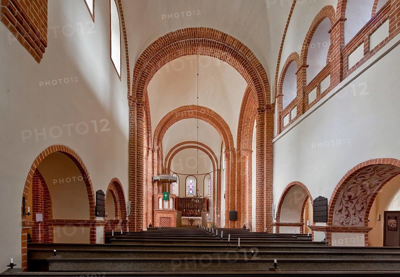 Arendsee Altmark Monastery church 87789 completed around 1208 Interior facing east top right Gallery of the chapel extension Carved altar around 1375 Pulpit 1850