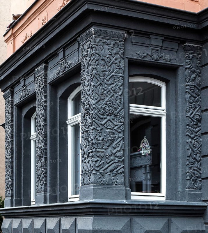 Hall, Art Deco architectural detail. Advokatenweg 41. pillars and pilasters in Art Deco style on a Wilhelminian style house from the first half of the 1920s