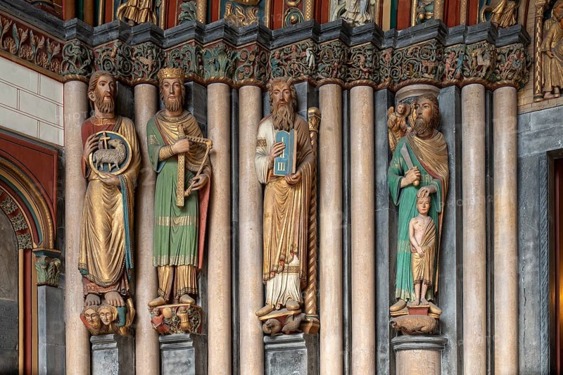 Maastricht, Basiliek van Sint Servaas (Basilica of St Servatius), mountain portal, figures on the walls, Samuel David Moses and Abraham