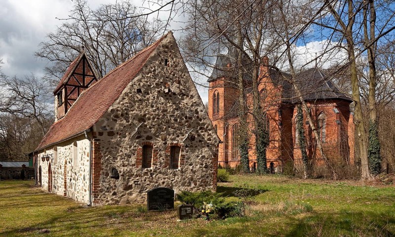 Schönfeld near Stendal right neo-Gothic former manor church 1882-84 by Conrad Wilhelm Hase left 13th century fieldstone village church 74777 View from south-east