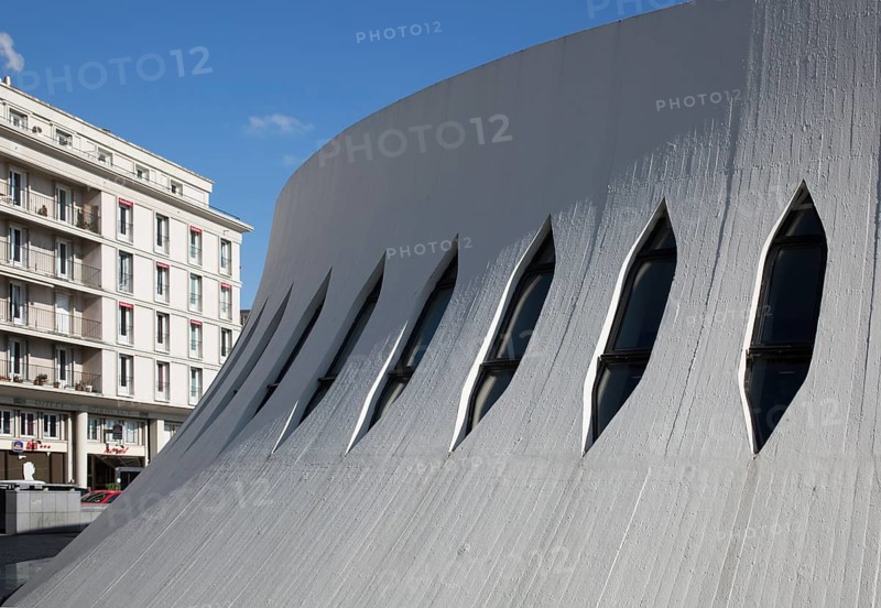 Le Havre, cultural centre LE VOLCAN by Oskar Niemeyer 1977-82, residential buildings 1950s by Auguste Perret