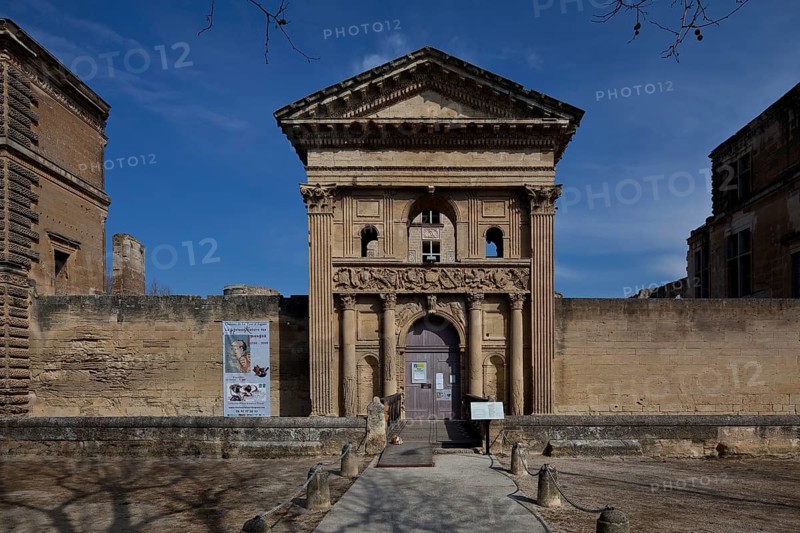 Frankr La Tour-d'Aigues castle ruins 60190 architect Ercole Nigra 1555-75 fire late 18th century monumental entrance portal in the style of a triumphal gate