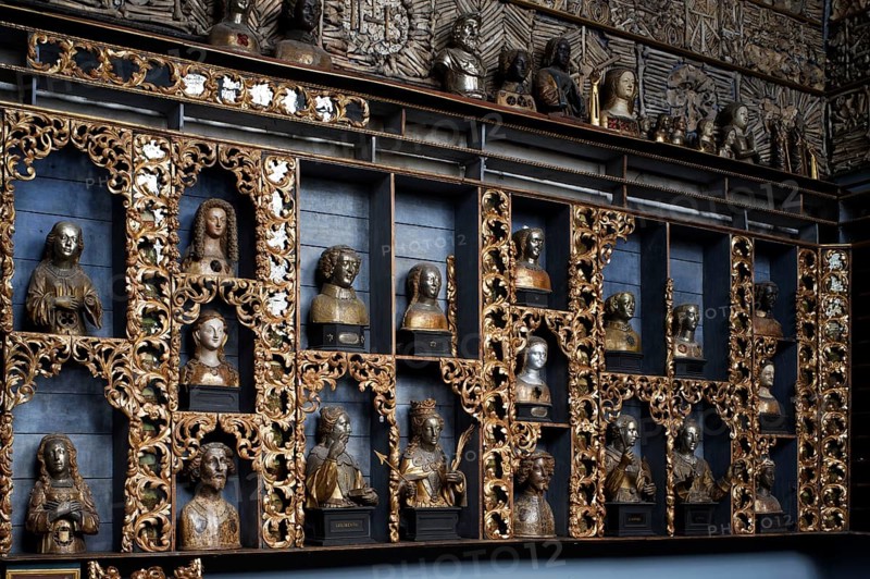 Golden chamber with reliquaries after restoration with historic colour scheme (blue), north wall, St., Sankt, Saint