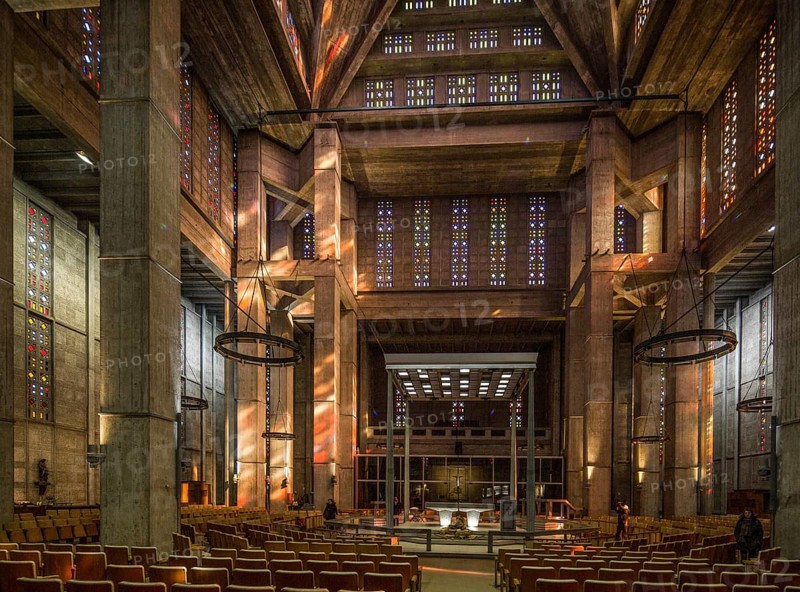 Le Havre, Church of St Joseph, 1950s by Auguste Perret, interior facing east, St, Saint, Saint