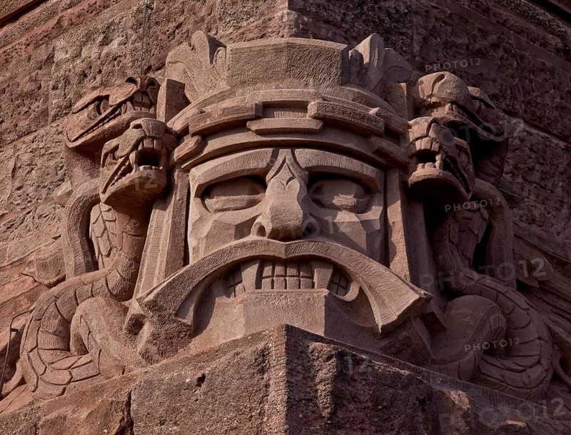 Kyffhäuser Kaiser Wilhelm National Monument 78497 built 1891-96 by Bruno Schmitz martial-looking corner mask flanked by snakes with predatory teeth