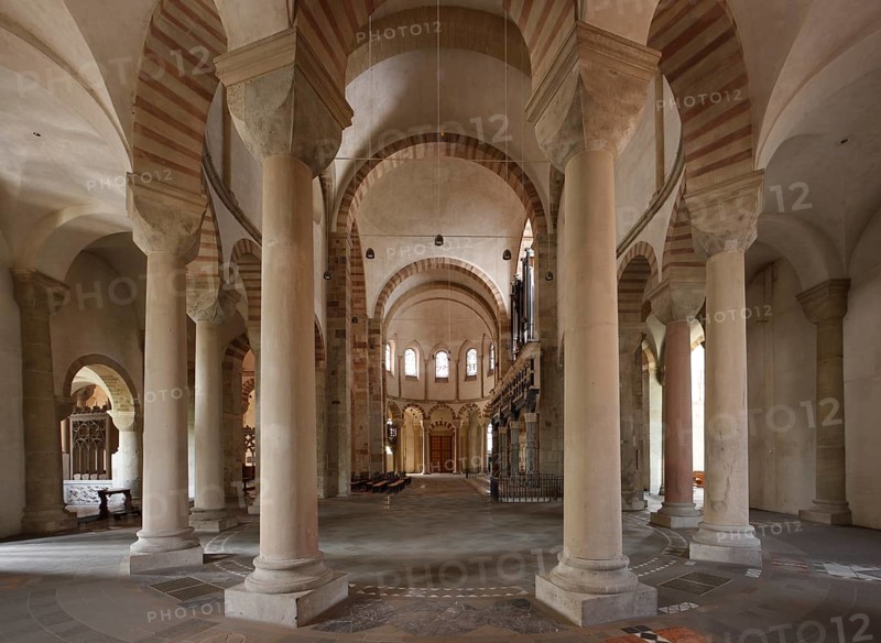 View from the north through the cloverleaf choir, St., Sankt, Saint