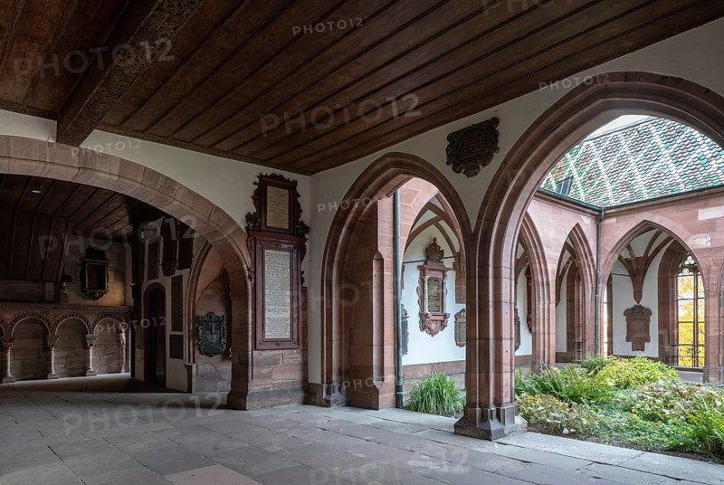 Basel, cathedral (Basel Minster), hall and small cloister, rear passageway to the choir