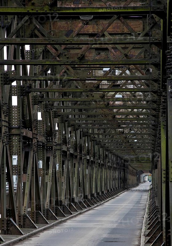 Built 1851-1857, western superstructures installed after war destruction View to the east, English war bridge type ESTB