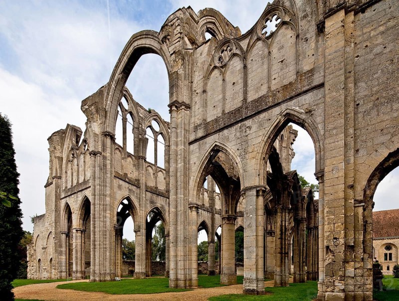 Cistercian abbey mid 13th century, church ruins, eastern transept wall and choir from south-west, St., Sankt, Saint