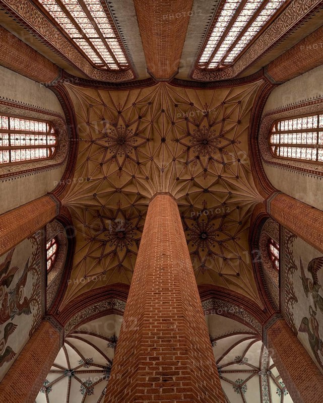 Former Cistercian church, central nave vaulting Oblique view to the east, St., Sankt, Saint