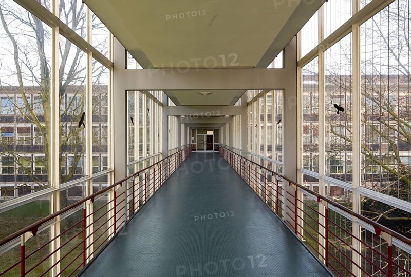 Egon Eiermann 1951-56, glass connecting corridor between administration building and warehouse tower block