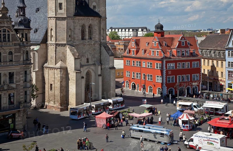 Hall S Market square 75641 View to the north-west left Market church Basements of the Hausmann towers right So-called Marktschlösschen 17th century
