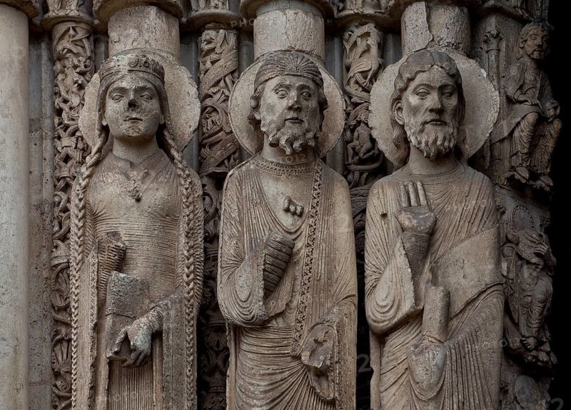 1195-1260 Main construction period, west façade, royal portals 1145-70 with biblical kings, queens, prophets and others as mural figures, St., Sankt, Saint