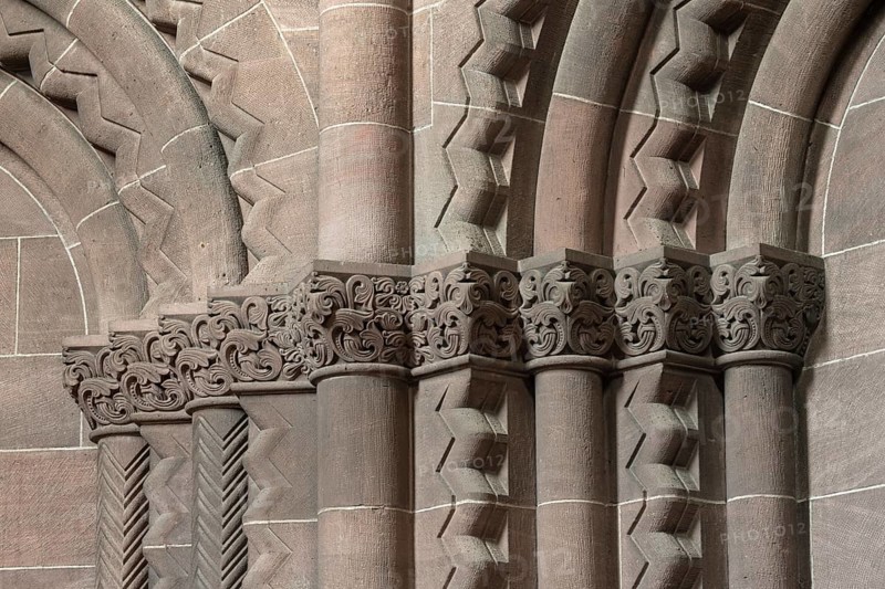 Worms, St Peter's Cathedral, west choir, capitals in the niches