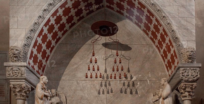 Italy Bergamo 89451 Santa Maria Maggiore south aisle canopy hanging in it the hat of an archbishop with 2x10 tassels