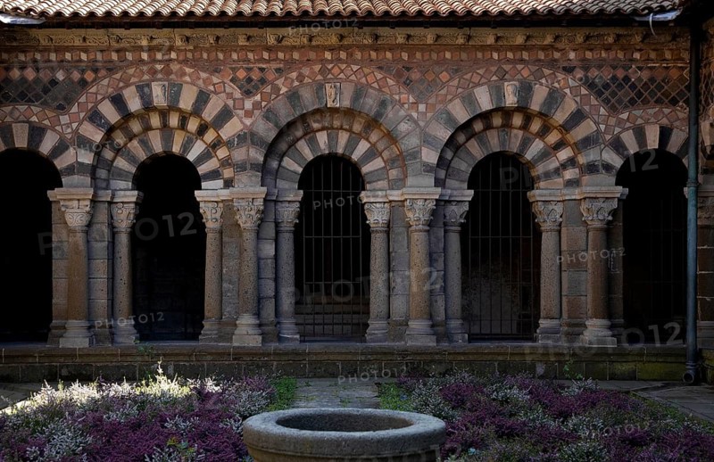 Cloister, south wing Arcade arch, St., Sankt, Saint