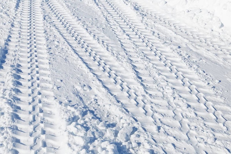 Winter, tire prints in the snow, Saint Lawrence River, Province of Quebec, Canada, North America