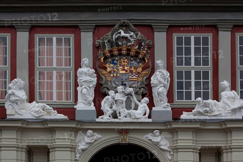 Wolfenbüttel Castle Portal façade Alliance coat of arms present appearance 1714-17 by Hermann Korb Sculpture by Franz Finck