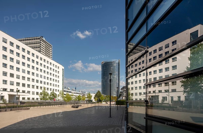 Bonn, government district (federal district, parliamentary district), World Conference Centre Bonn, reflection in the façade