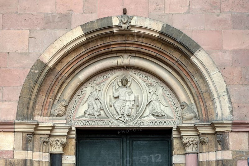 Mainz, St Martin's Cathedral, north side, market portal, tympanum
