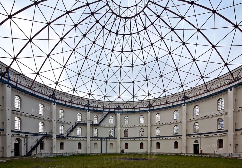 Three-storey gasometer, built 1882-85 by Hugo Licht, self-supporting domed roof with lantern, decommissioned in 1977, today open-air events