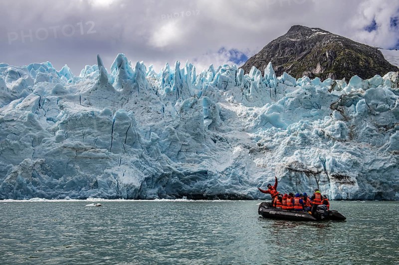 Zodiac excursion around the Porter Glacier, Cordillera Darwin, north-east foothills of the Beagle Channel, Tierra del Fuego, Tierra del Fuego, Patagonia, Chile, South America