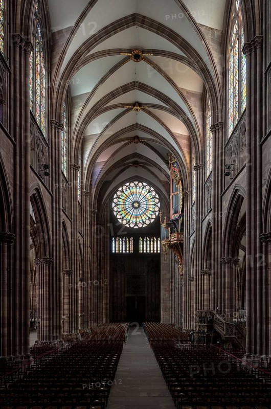 Strasbourg Cathedral, Cathédrale Notre-Dame de Strasbourg, interior, view to the west with the large rose window