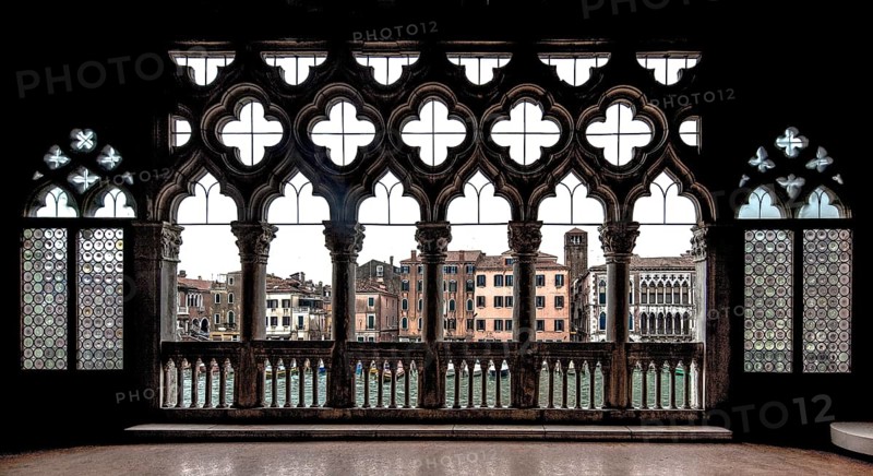 Venice, Ca'd'Oro, palazzo on the Grand Canal, built 1421-42 by Bartolomeo Bon, loggia in the piano nobile