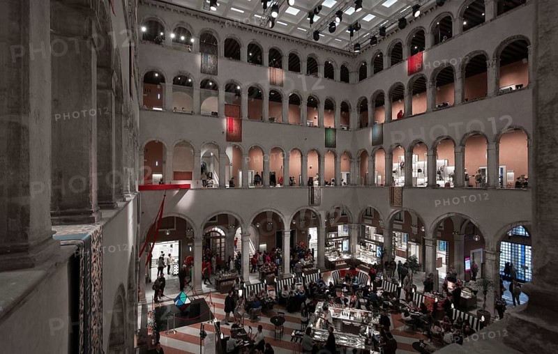 Italy Venice Fondaco dei Tedesci -189 built 1505-08 by G. Giocondo and A. Abbondi four-storey arcaded courtyard initially open 1870-2011 post office since 2016 luxury consumer temple