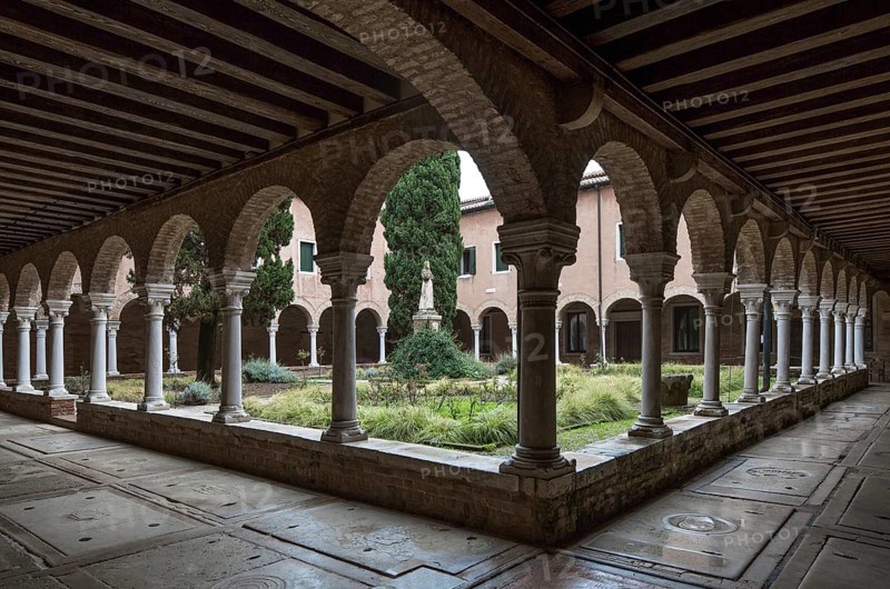 Italy Venice Castello district -91 San Francesco della Vigna eastern cloister