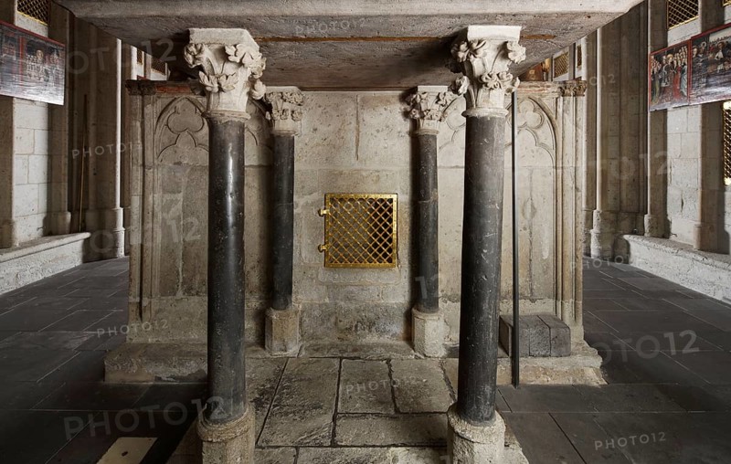 Choir, reliquary altar, back with passage under the shrines, St., Sankt, Saint