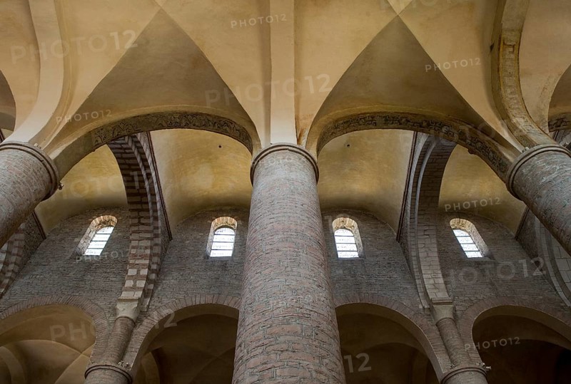 View from the side aisle into the vault, St., Sankt, Saint