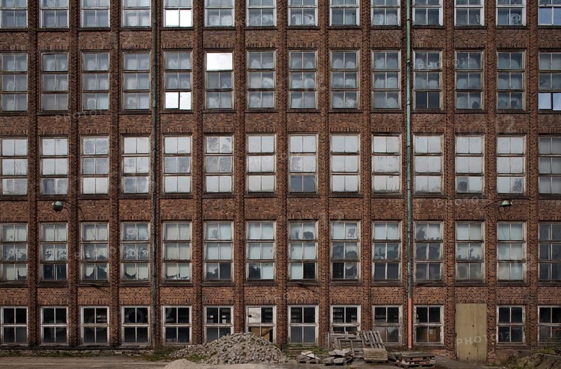 Former hosiery factory VEB Feinstrumpfwerke Oberlungwitz, now ROGO Strumpfwerke GmbH, facade